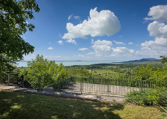 Apartament Revfueloep Panorama Kuria *
