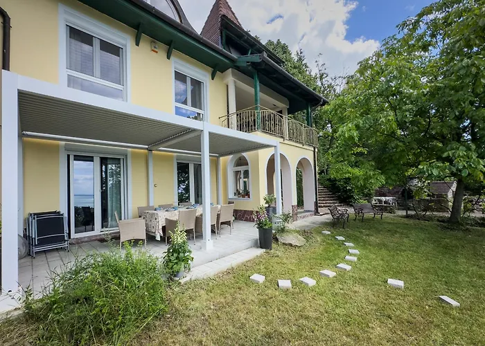Révfülöp Panoráma Kúria Apartman